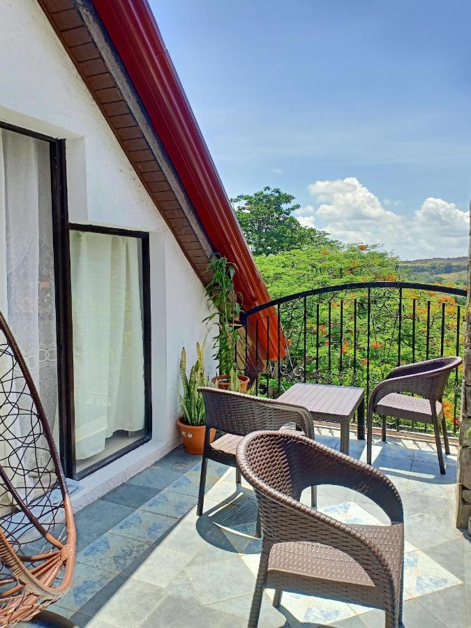 Angono El Castillo Bed And Breakfast מראה חיצוני תמונה