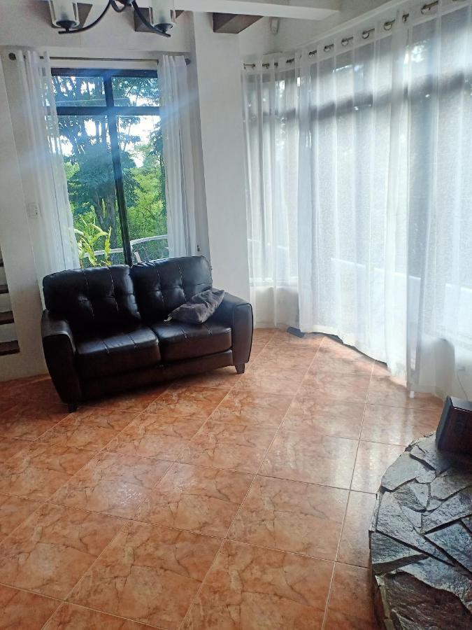 Angono El Castillo Bed And Breakfast מראה חיצוני תמונה
