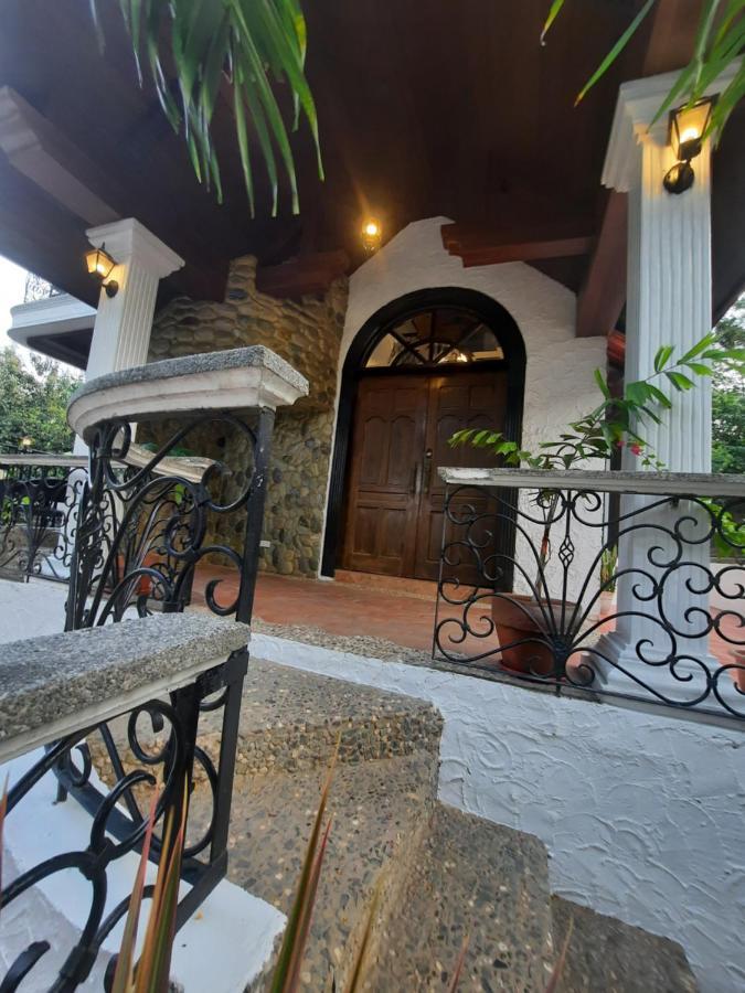 Angono El Castillo Bed And Breakfast מראה חיצוני תמונה