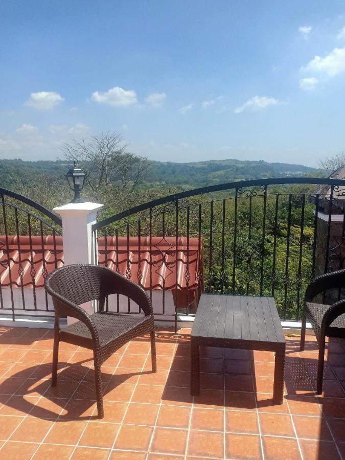 Angono El Castillo Bed And Breakfast מראה חיצוני תמונה