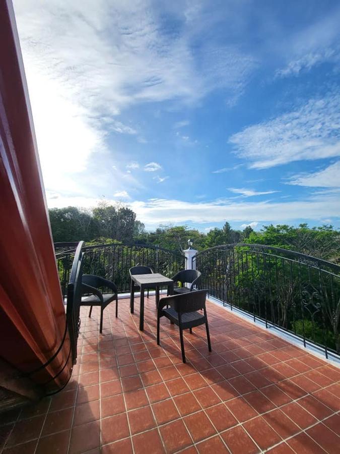 Angono El Castillo Bed And Breakfast מראה חיצוני תמונה